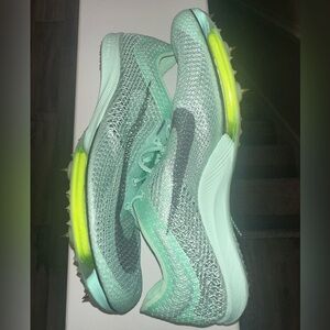 Nike Air Zoom Victory
Track & Field Distance Spikes